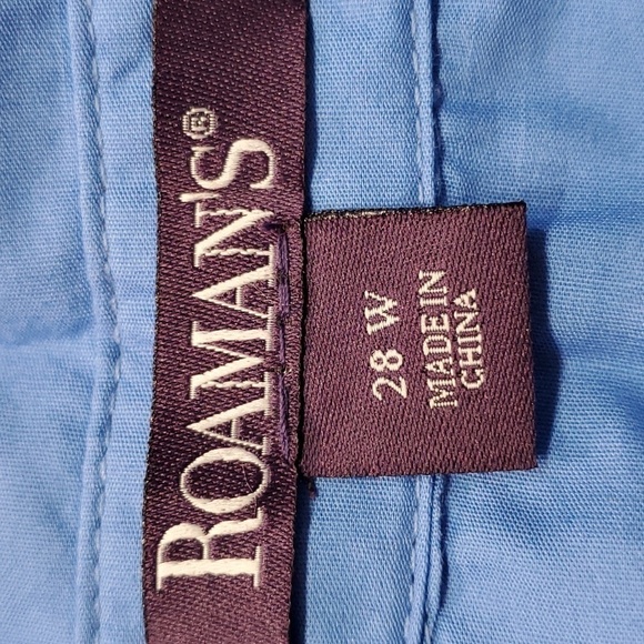 Roamans women's 28W beautful shade of blue blouse. Button down. Excellent cond - Picture 5 of 7
